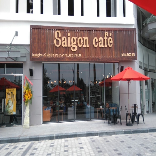 Vai trò của biển hiệu quán cafe - Các mẫu bảng quảng cáo quán cà phê đẹp, độc đáo & ấn tượng 3 Biển Hiệu Quán Cafe - Tạo Ấn Tượng Và Thu Hút Khách Hàng