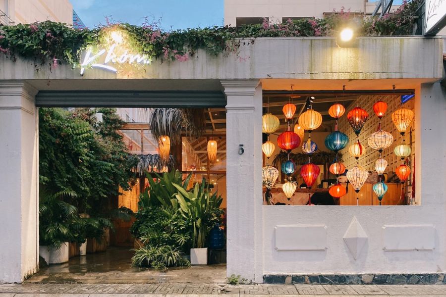 20+ Mẫu Trang Trí Tết Quán Cafe 2026 – Đẹp, Sáng Tạo, Dễ Thi Công 12 Trang trí Tết quán cafe