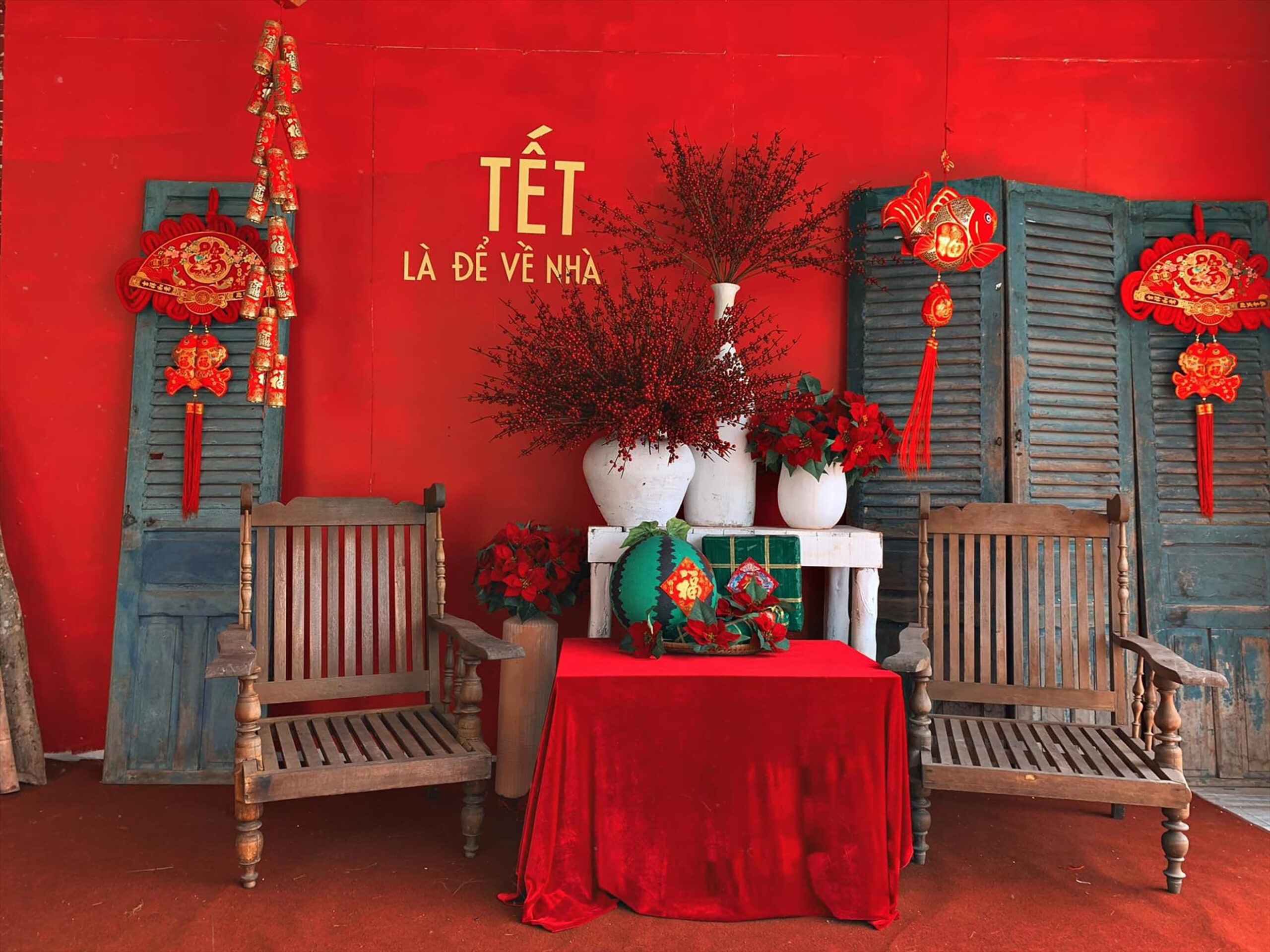 20 Mẫu trang trí cho quán cafe Tết xuân Ất Tỵ 2025 đẹp, nổi bật và thu hút 5 trang trí tết quán cà phê