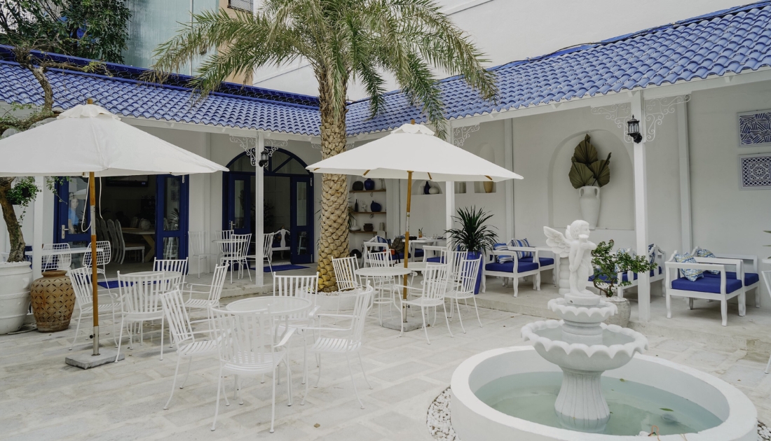 17 Mẫu thiết kế quán cafe phong cách châu Âu đẹp, sang trọng và tinh tế 16 mẫu thiết kế quán cà phê phong cách châu âu đẹp