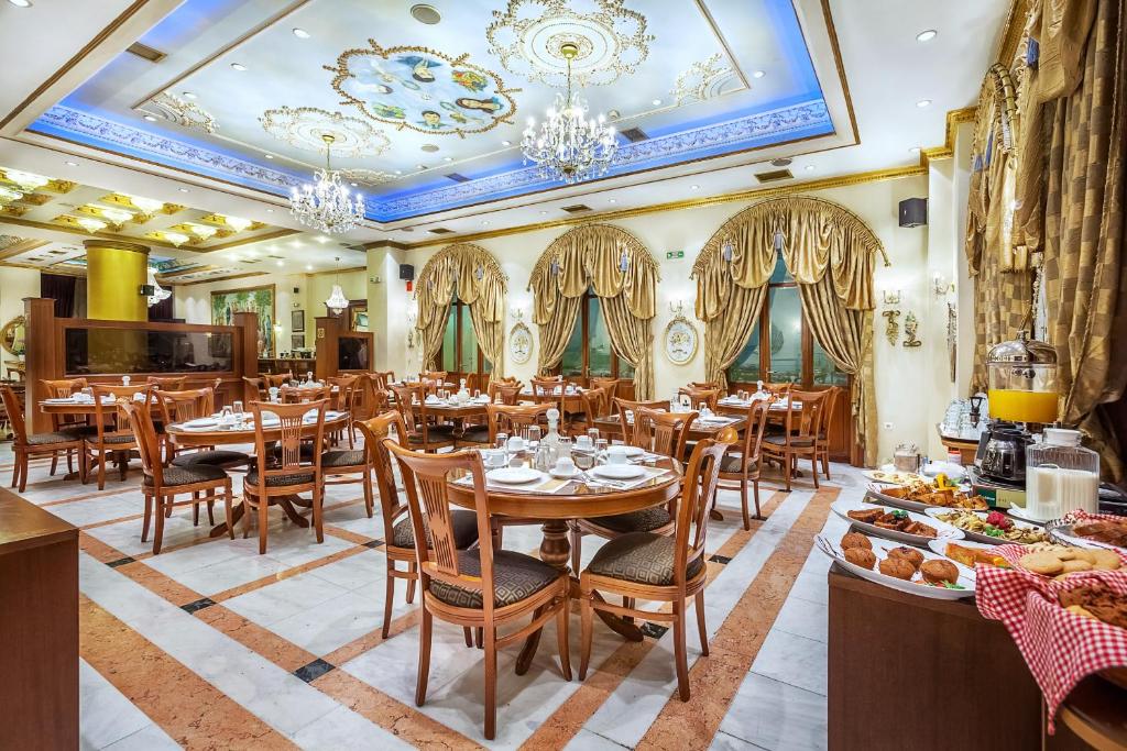thiết kế nhà hàng phong cách cổ điển