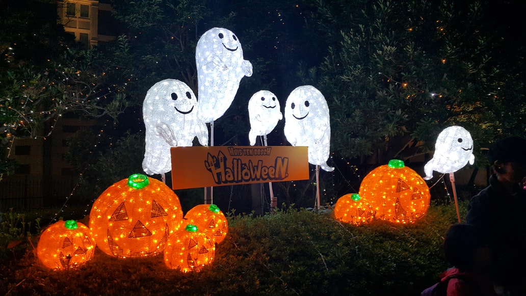 12 Cách trang trí Halloween cho quán cafe đẹp, gây ấn tượng nhất 2025 11 Cách trang trí Halloween cho quán cafe đẹp