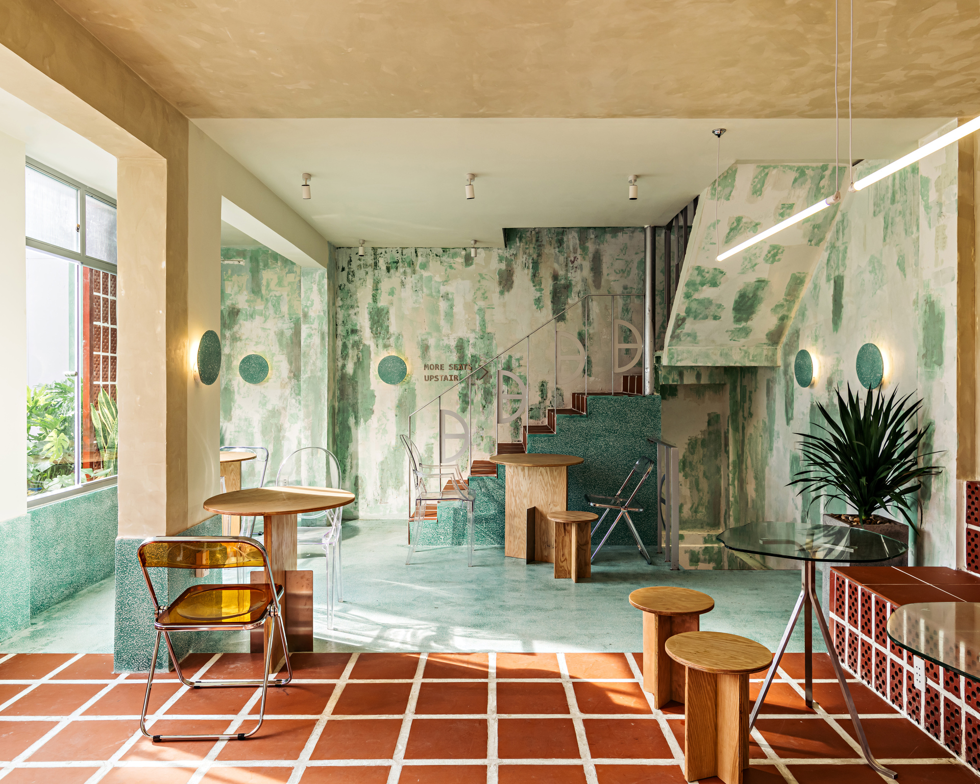 9 Mẫu thiết kế quán cafe studio đẹp độc đáo, thu hút khách check in 6 thiết kế quán cafe studio