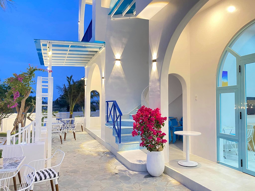 9 Mẫu thiết kế quán cafe studio đẹp độc đáo, thu hút khách check in 8 thiết kế quán cafe studio