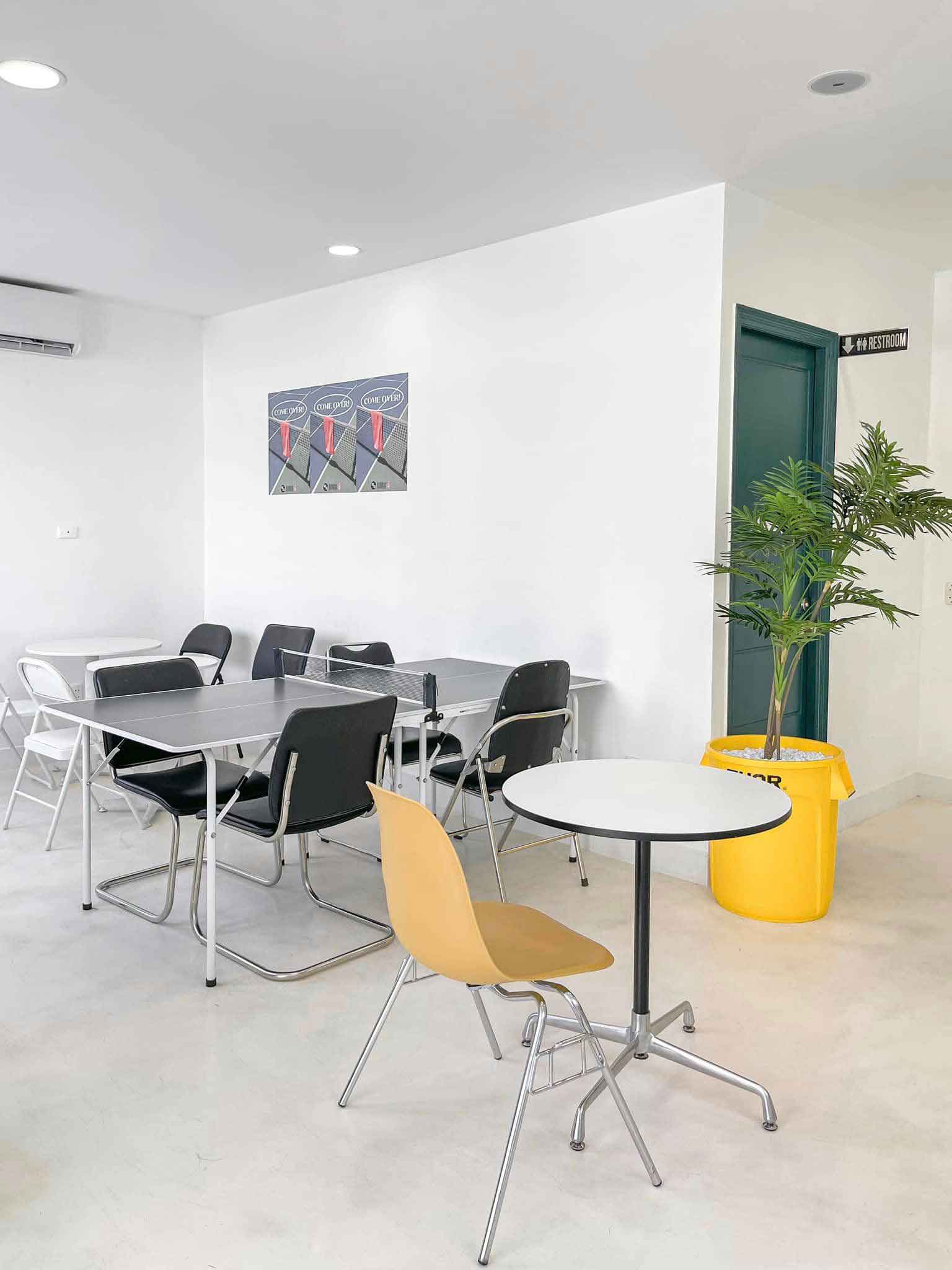 9 Mẫu thiết kế quán cafe studio đẹp độc đáo, thu hút khách check in 2 thiết kế quán cà phê studio