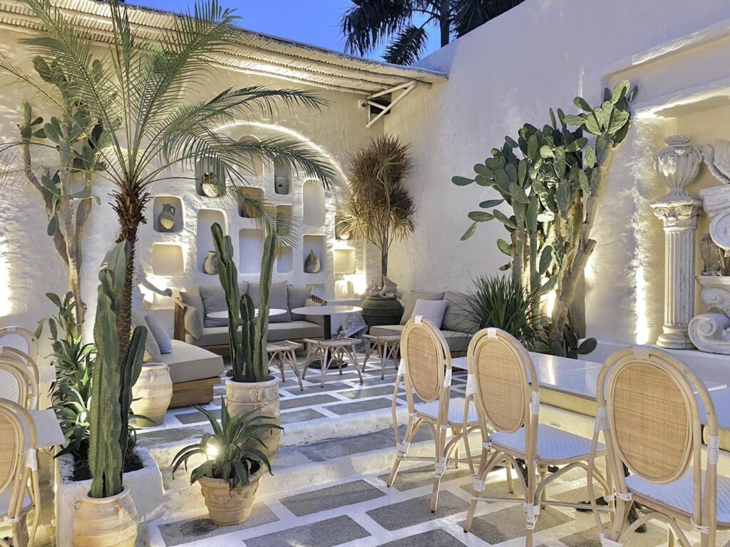 9 Mẫu thiết kế quán cafe studio đẹp độc đáo, thu hút khách check in 3 thiết kế quán cà phê studio