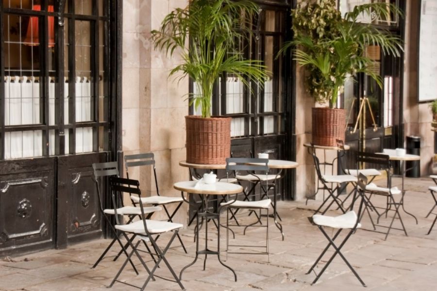 15 Mẫu Thiết Kế Quán Cafe Vỉa Hè Đẹp Đơn Giản, Cực Bắt Mắt 11 Thiết kế quán cafe vỉa hè