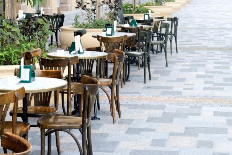 15 Mẫu Thiết Kế Quán Cafe Vỉa Hè Đẹp Đơn Giản, Cực Bắt Mắt 6 Thiết kế quán cafe vỉa hè