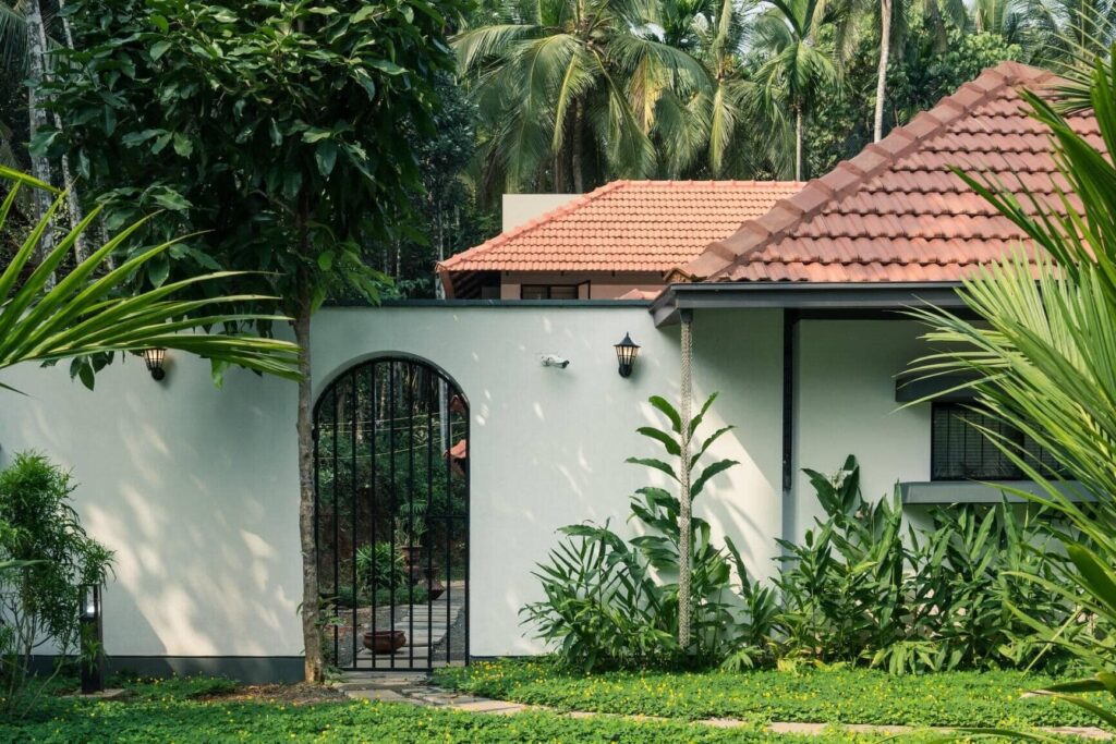 Mẫu nhà cấp 4 mái ngói truyền thống, giữ nguyên giá trị thẩm mỹ lâu dài