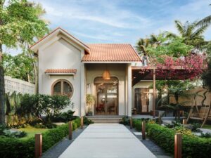 Nhà mái ngói hiện đại