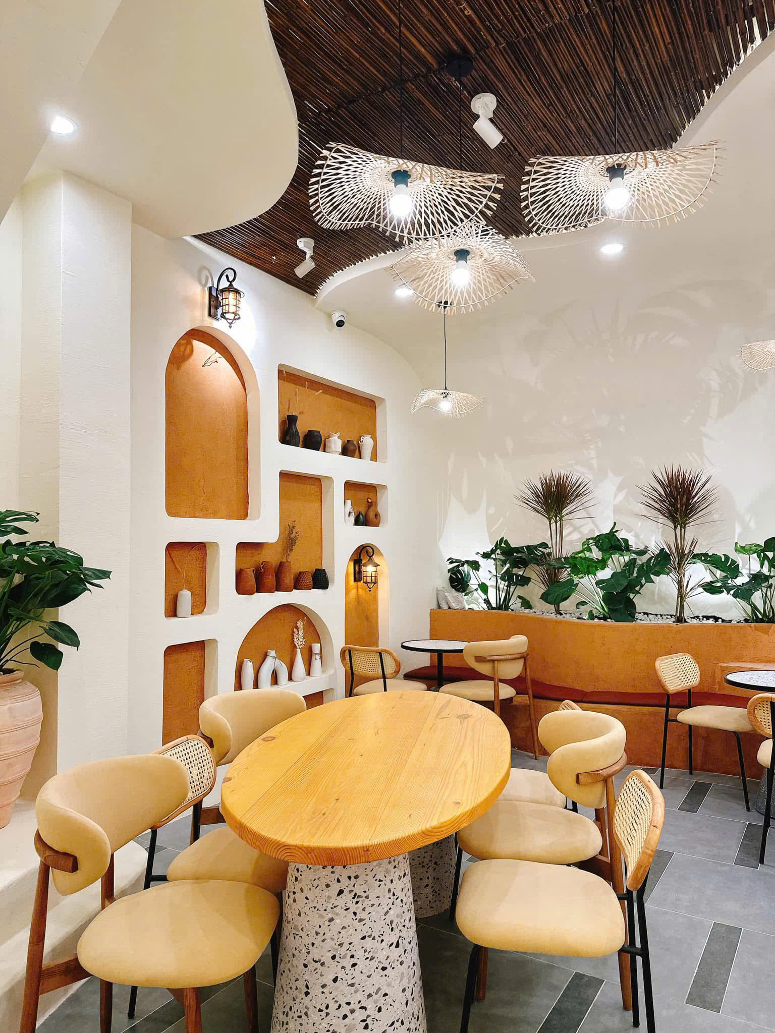 Em Xinh Coffee 4 Hình ảnh thực tế không gian quán Em Xinh Coffee