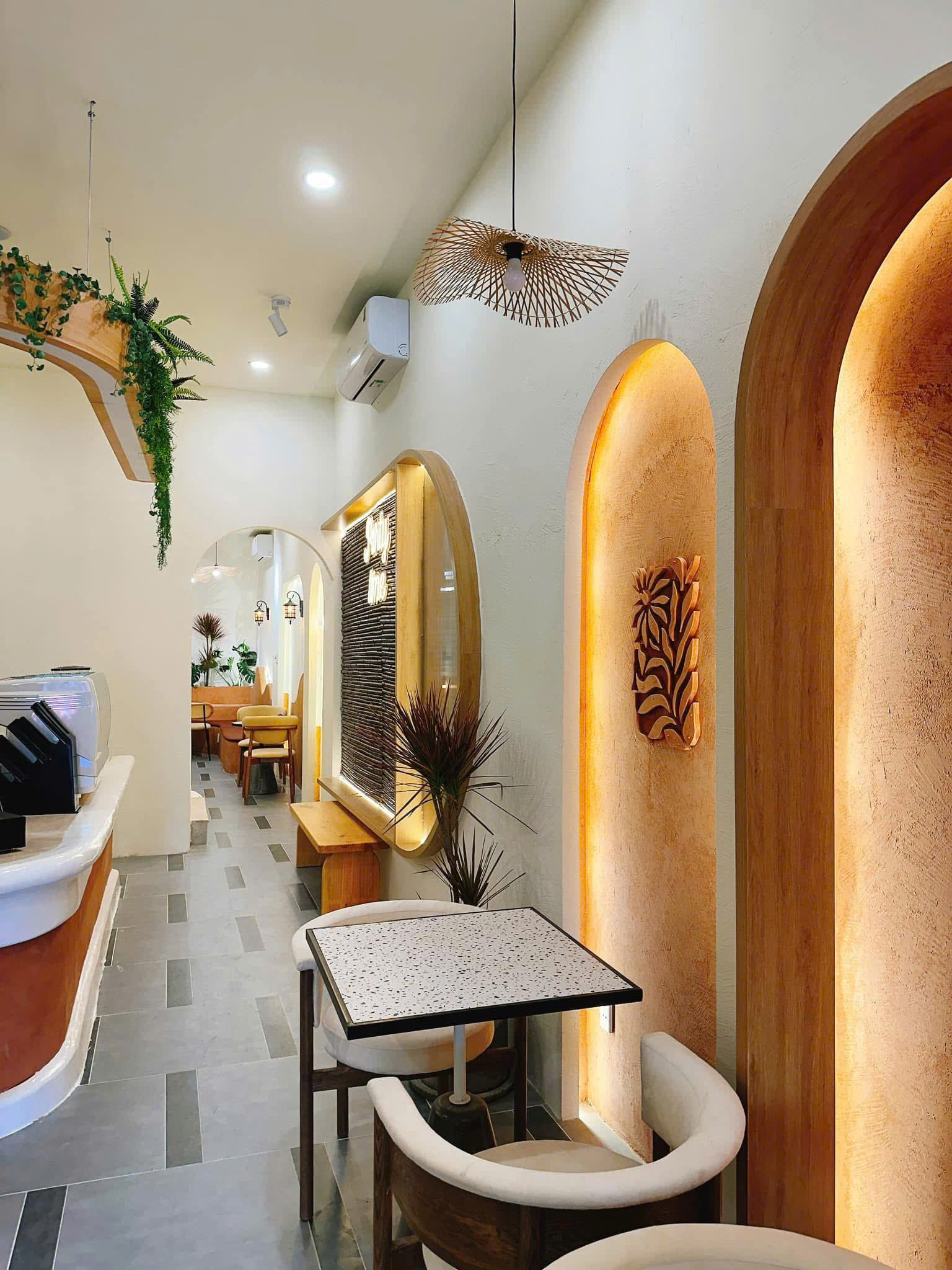 Em Xinh Coffee 3 Lối đi nhỏ trong quán Em Xinh Coffee