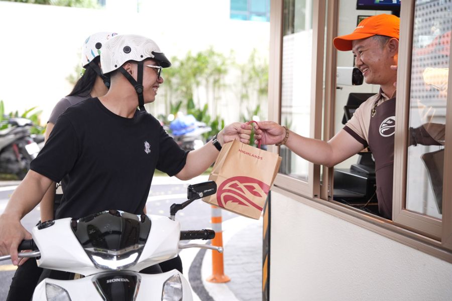 Thiết Kế Mô Hình Cafe Drive Thru – Bước Tiến Mới Trong Kinh Doanh 2026 12 Thiết kế mô hình cafe Drive Thru - Highlands Coffee