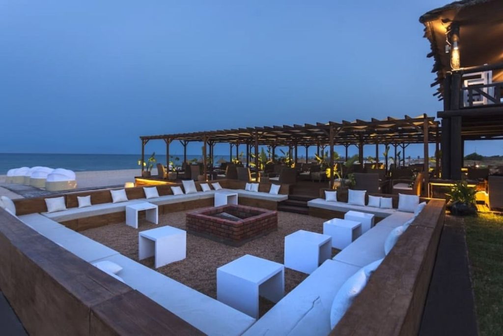 Thiết Kế Quán Cafe View Biển: 5 Nguyên Tắc Chuyên Gia & Ý Tưởng Hút Khách 9 Thiết kế quán cafe view biển