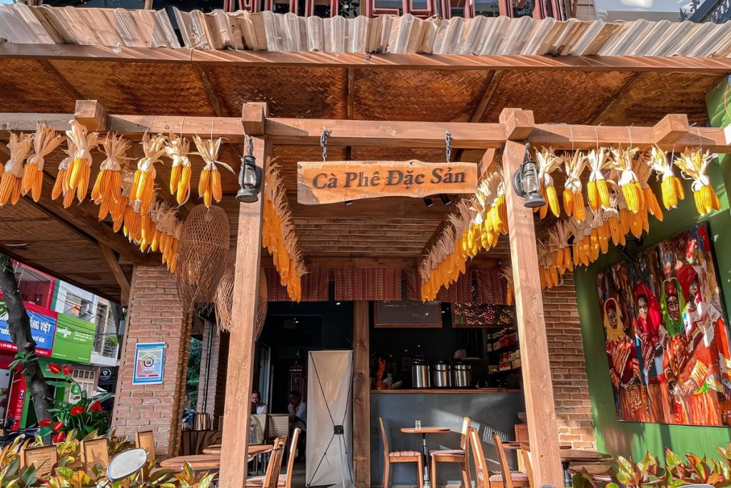 Thiết Kế Quán Cafe Phong Cách Tây Bắc: Đem Hơi Thở Núi Rừng Vào Không Gian Mộc Mạc 3 Thiết kế quán cafe phong cách Tây Bắc
