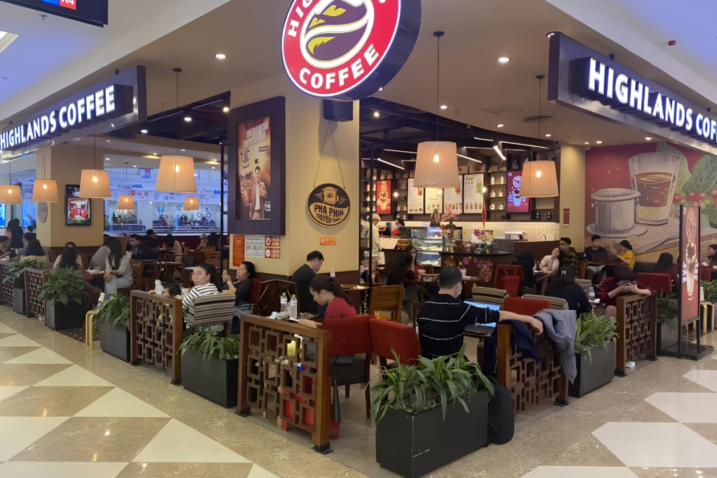 Bí quyết mở quán cafe trong trung tâm thương mại thành công từ KTS chuyên F&B 10 Mở quán cafe trong trung tâm thương mại