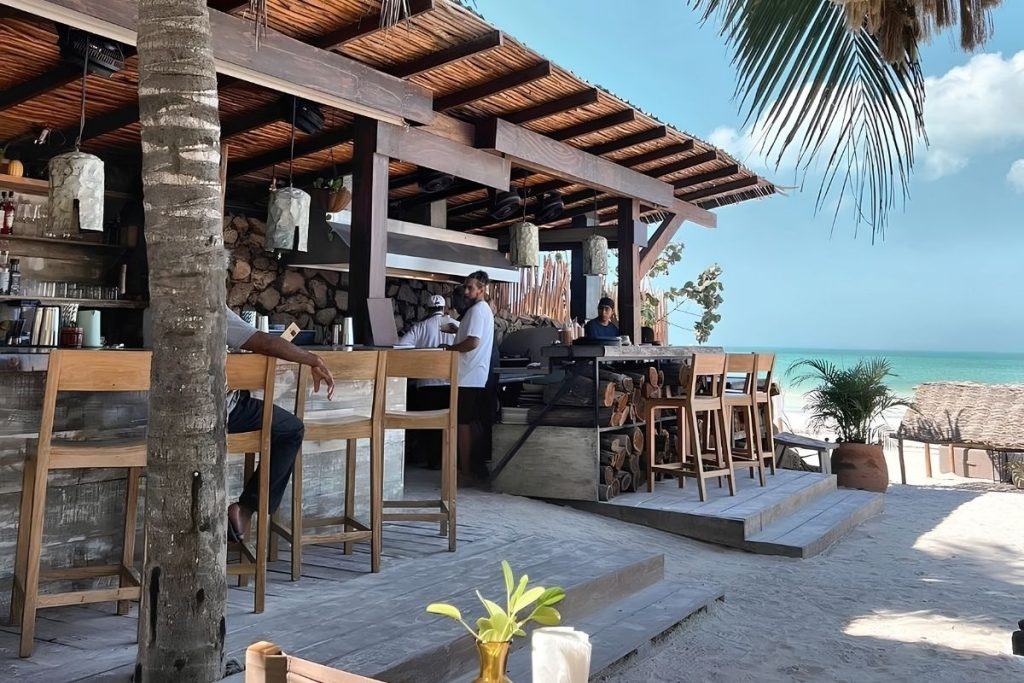 Thiết Kế Quán Cafe View Biển: 5 Nguyên Tắc Chuyên Gia & Ý Tưởng Hút Khách 11 Thiết kế quán cafe view biển