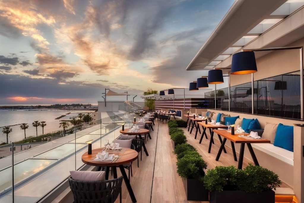 Thiết Kế Quán Cafe View Biển: 5 Nguyên Tắc Chuyên Gia & Ý Tưởng Hút Khách 12 Thiết kế quán cafe view biển