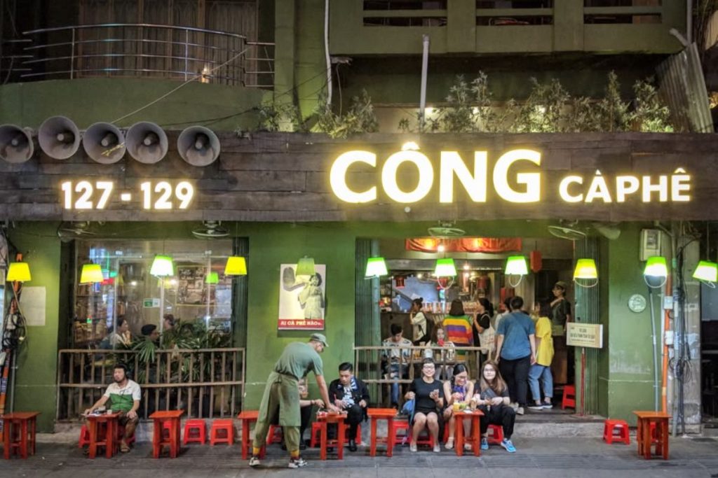 có nên mở quán cafe nhượng quyền