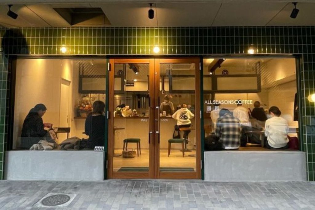 có nên mở quán cafe nhượng quyền